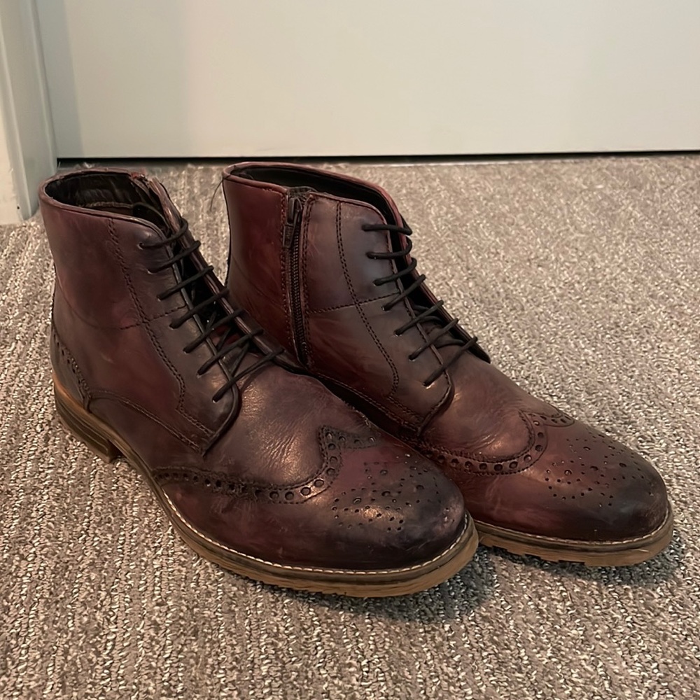 Men’s Ryker oxblood dress shoe / boot. Size 9.5.